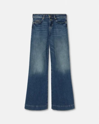 Ausgestellte Jeans