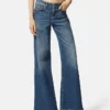 Ausgestellte Jeans