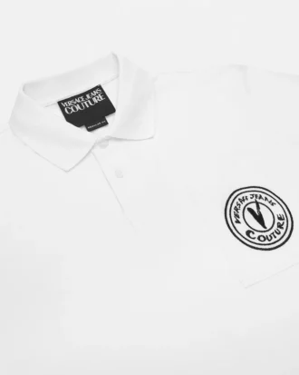 Besticktes Polohemd mit V-Emblem