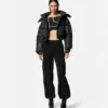 Cargo-Jeans mit V-Emblem