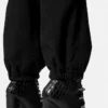 Cargo-Jeans mit V-Emblem