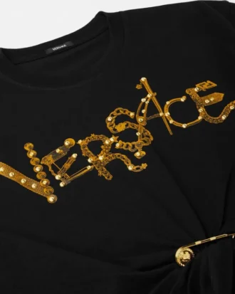 Crop-T-Shirt mit Nieten und Sicherheitsnadel