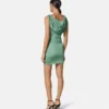 Drapiertes Minikleid mit Sicherheitsnadel
