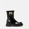 Drew-Stiefel mit barocker Schnalle