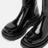 Drew-Stiefel mit barocker Schnalle