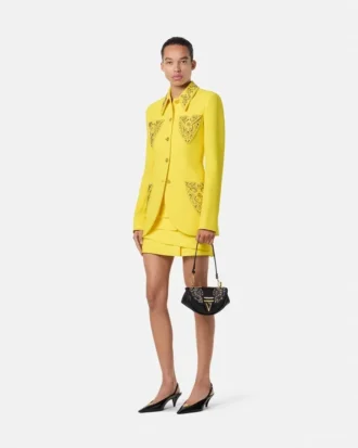 Eng anliegender, einreihiger Blazer aus Wolle mit Nieten