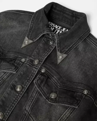 Jeansjacke mit floralem V-Emblem