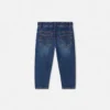Kinder-Jeans in regulärer Passform