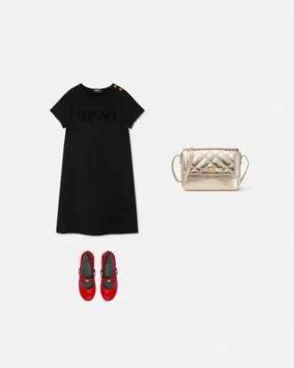 Kinderkleid mit Verzierungen und Milano-Stich