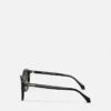 Markante Sonnenbrille mit niedriger Brücke