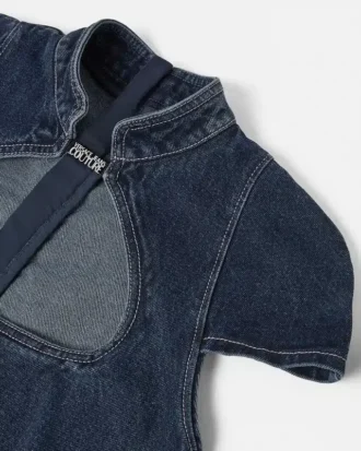 Mini-Kleid aus Denim mit institutionellem Logo