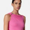 Mini-Kleid mit drapiertem Saum und Sicherheitsnadel