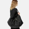 Protea Große Schultertasche mit Verzierungen