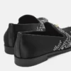 Satin-Slipper mit Medusa-Verzierung