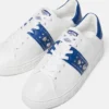 Sneakers mit Greca-Verzierung