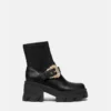Sophie Stiefel mit Barockschnalle
