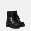 Sophie Stiefel mit Barockschnalle