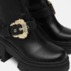 Sophie Stiefel mit Barockschnalle