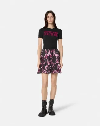 T-Shirt mit institutionellem Logo