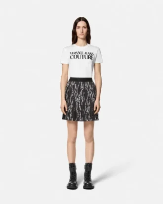 T-Shirt mit institutionellem Logo