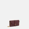 V Lederbrieftasche mit Kette