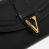 V Lederbrieftasche mit Kette
