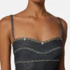 Verziertes, tailliertes Midikleid aus Denim